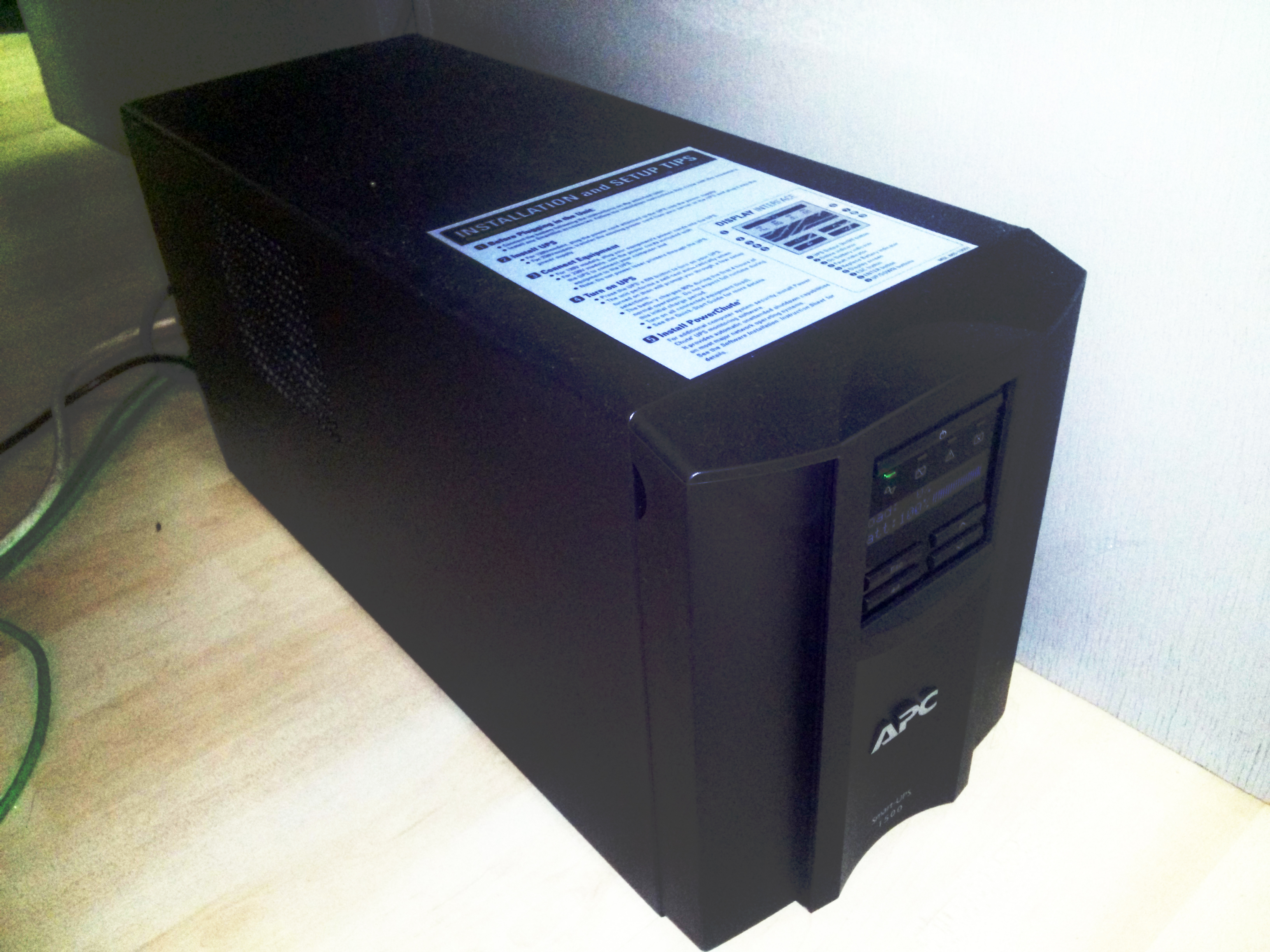 UPS power supply - APC SMT 1500L